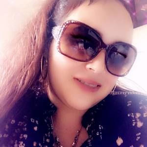 Meet your Posher, Paola